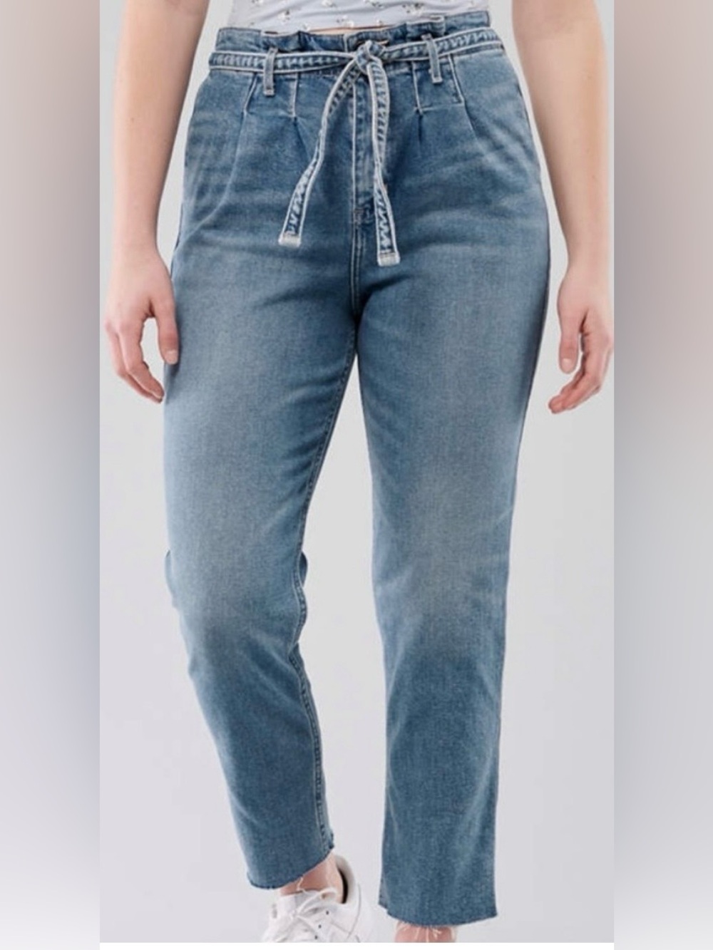 Hollister Curvy Ultra High Rise Mom Jeans NO BELT
